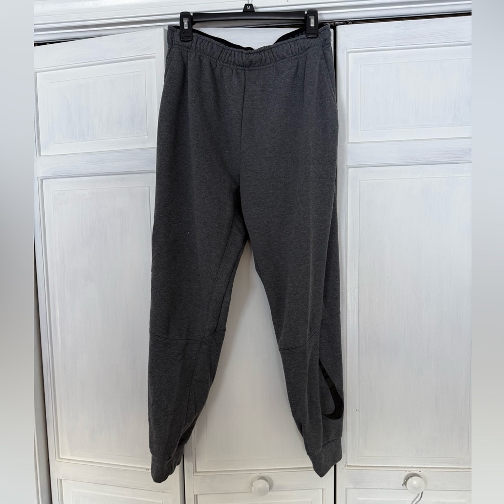 Nike Men's Dark Gray Joggers